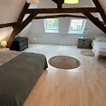 Duplex Proche De La Gare Et Du Centre Sint-Omaars